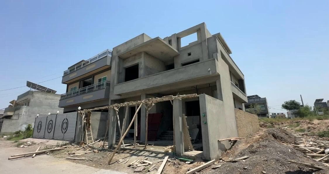 10 MARLA DAUD HOUSE